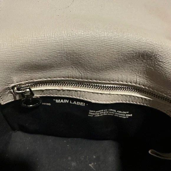 Off-White Black and Cream Diagonal Stripe bag - Picture 3 of 6